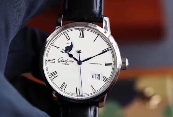 格拉苏蒂手表后盖划痕处理指南：专业维护，守护时光之美
